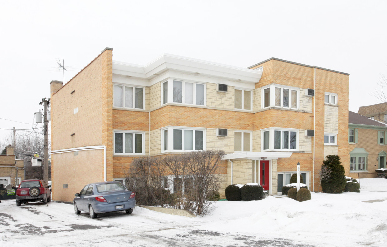 Primary Photo - 2 N Pine Ave