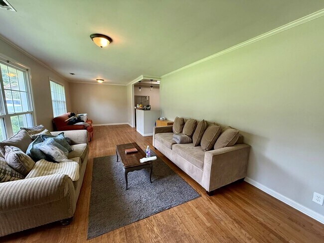 Foto del edificio - 325 Homewood Ave