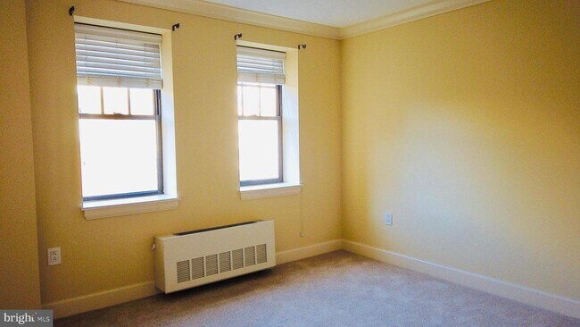 Building Photo - 1701 Locust St