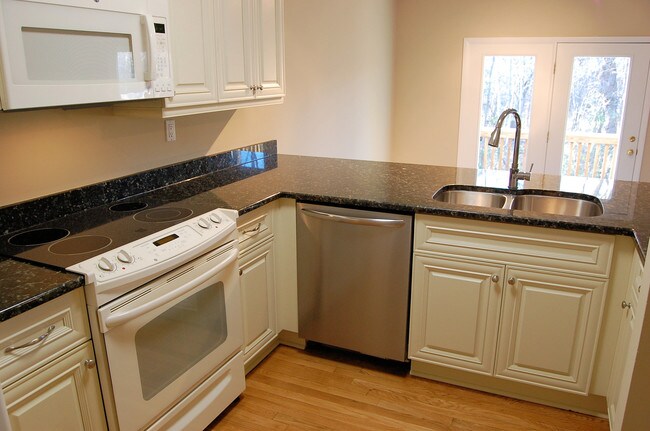 Cocina nueva - 2667 Chancer Dr