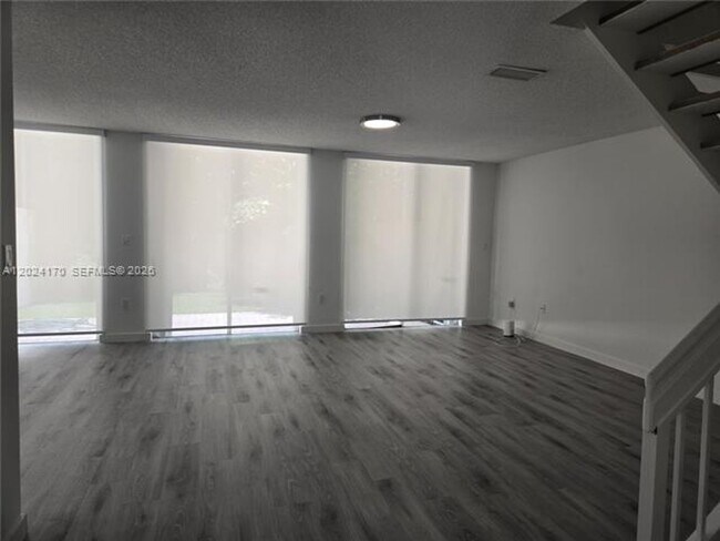 Foto del edificio - 9835 NW 43rd Terrace