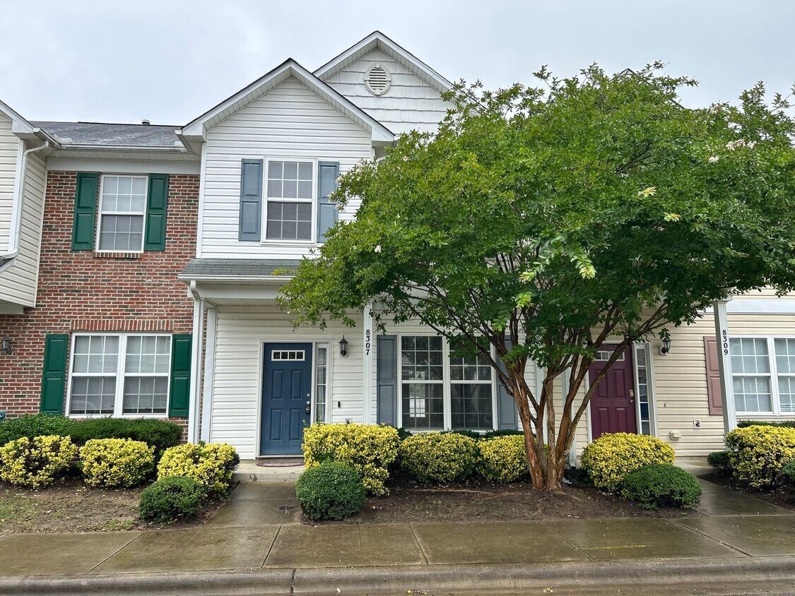 Foto principal - 8307 Glenwood Springs Ct