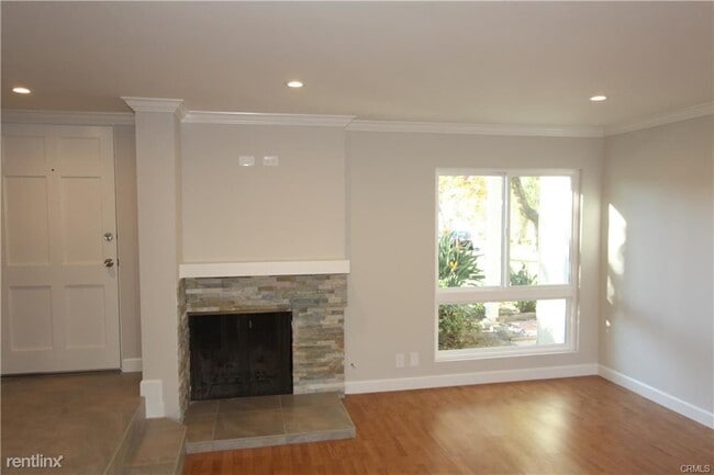 Building Photo - 3 br, 1.5 bath House - 2428 Vista Hogar