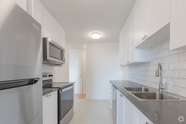 Interior Photo - 570 Birchmount Road