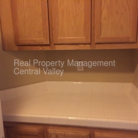 Foto del edificio - 272 Fairmont Ln
