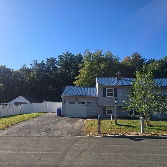 Building Photo - 432 Joseph St Ext