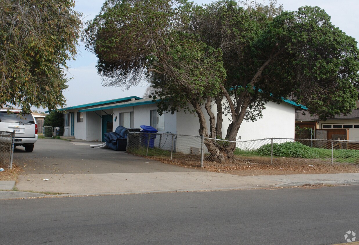 Building Photo - 1612-1614 Elm Ave