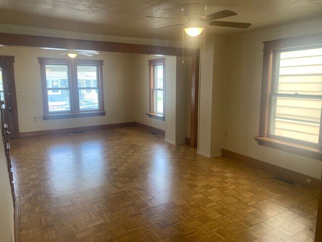 Foto del edificio - 3 Bedroom 1 Bath House, Yard, East End Yor...