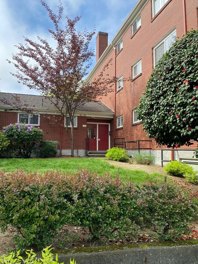 Foto del edificio - 4407 SW Alaska St