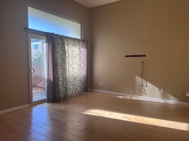 Living Room - 11260 Overland Ave