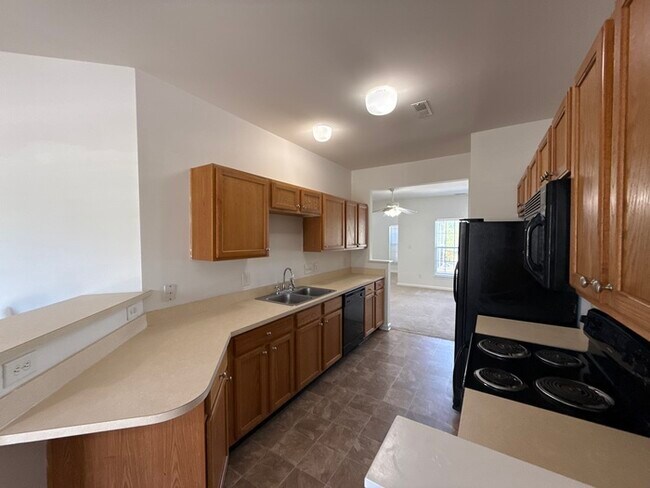 Building Photo - Farmington Ridge