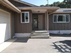 Building Photo - 130 Chisholm Trail