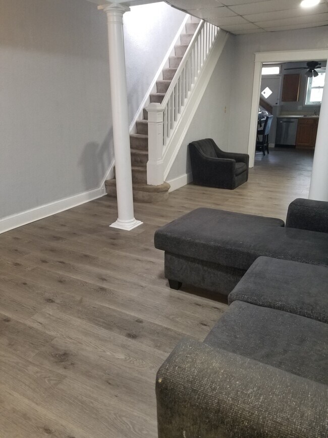 Photo - 603 N Ashburton St Apartment