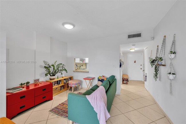 Building Photo - 3199 S Ocean Dr