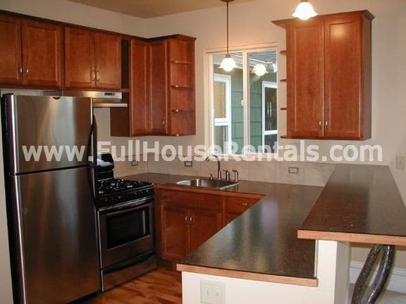 Building Photo - 3 br, 2 bath House - 2083 wisconsin st
