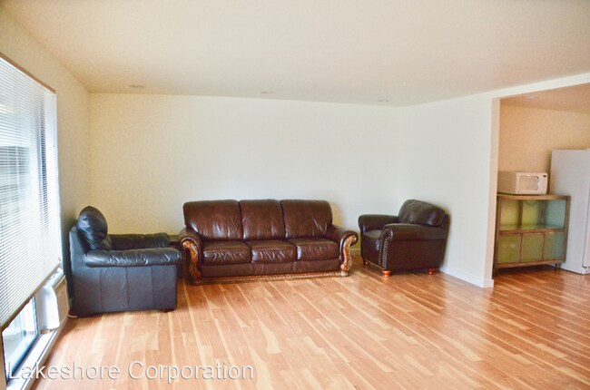 Building Photo - 4 br, 2 bath House - 422 145th Ave NE B