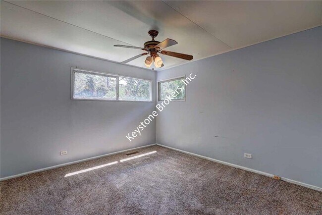 Building Photo - 604 Hale Ave