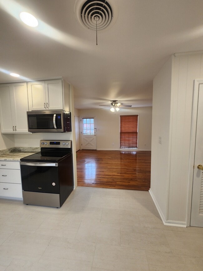 Foto del edificio - 235 Barrett St