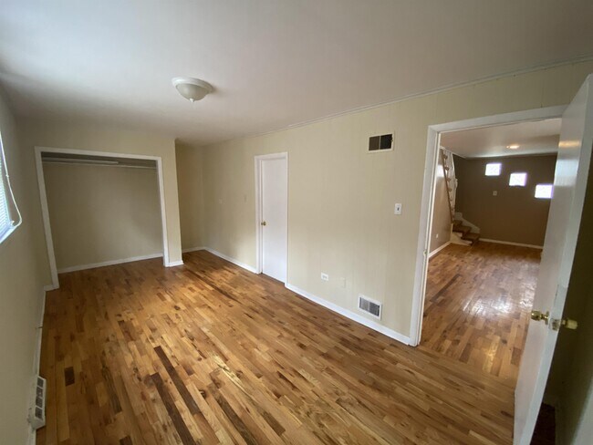 Building Photo - 1208 W 111th Pl