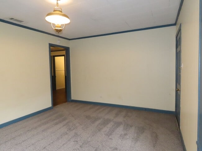 Building Photo - Charming 1 Bedroom, 1 Bath House w/Worksho...