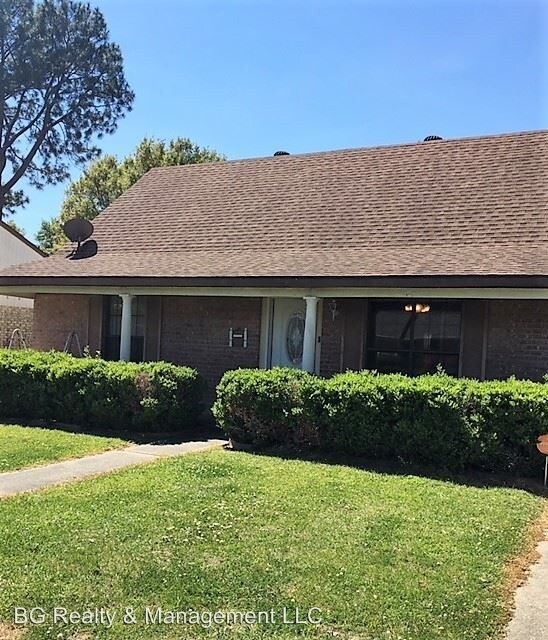 Primary Photo - 205 Titan Dr