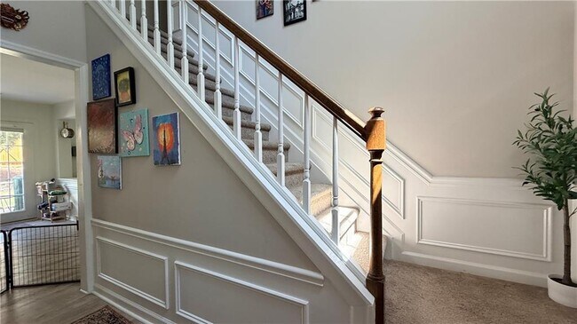 Foto del edificio - 100 Taylors Spring Ct