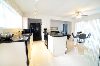 Building Photo - 328 Georgia St