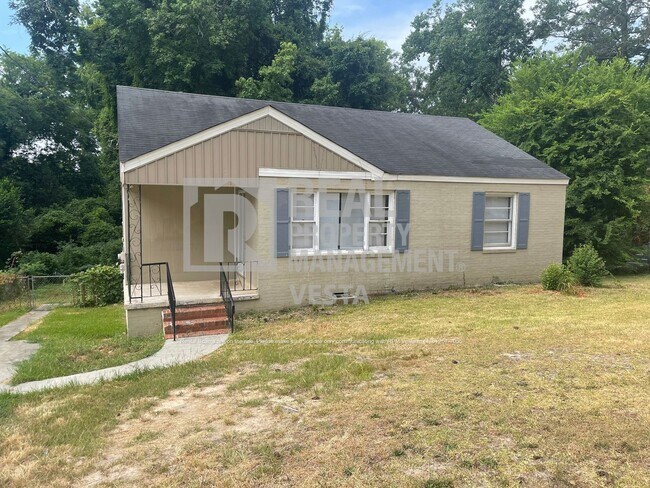 Building Photo - Well Built Home in East Macon