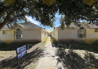 Building Photo - 2508 Toledo Ave