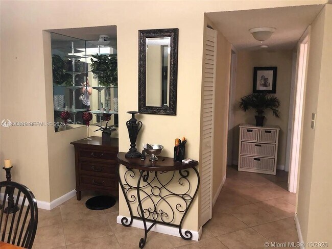 Foto del edificio - 9440 SW 8th St