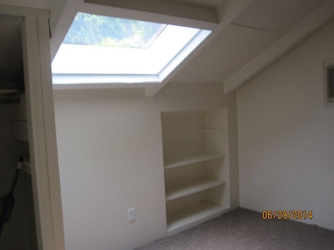 Building Photo - 909 U.S. 9W