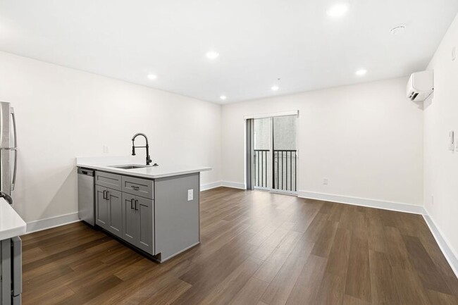 Building Photo - 7620 Ridge Ave