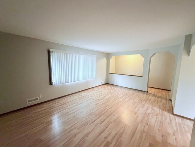 Foto del edificio - 8820-8822 Griggs Ave
