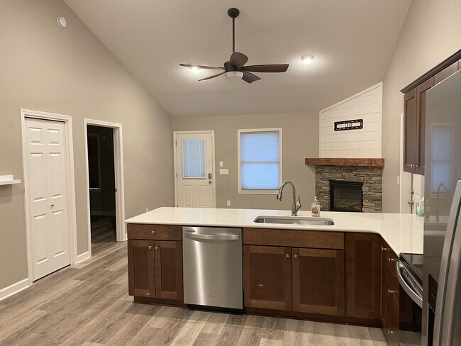 Foto del edificio - 505 Townhomes Pl