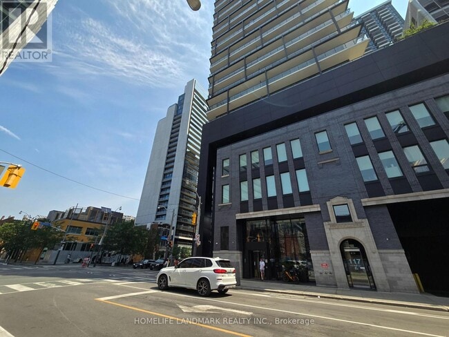 Building Photo - 125 Peter St