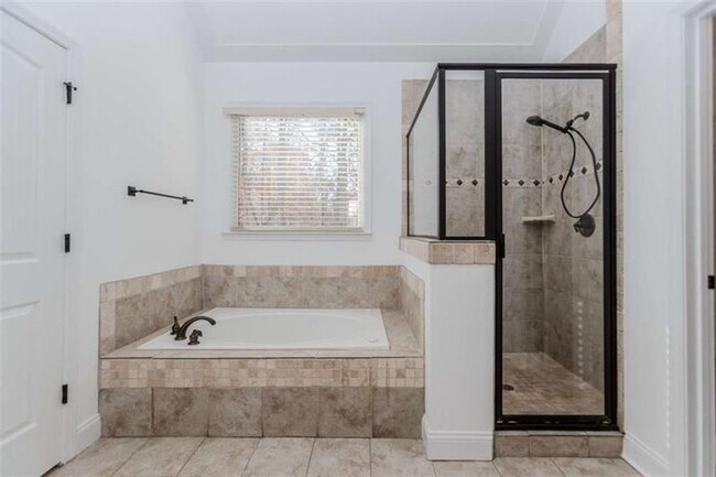 Foto del edificio - 4234 Quail Creek Dr