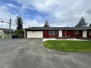 Building Photo - 550 Front St