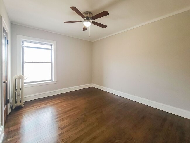 Building Photo - 5069 N Wolcott Ave
