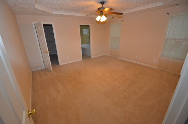 Building Photo - 103 Quiet Cove