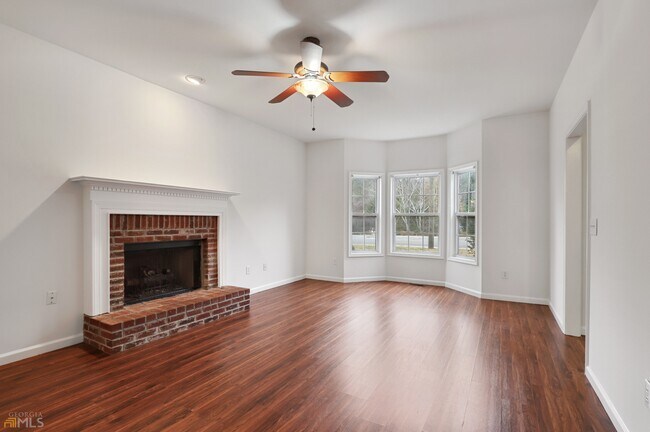 Building Photo - 5098 Pine Mountain Rd