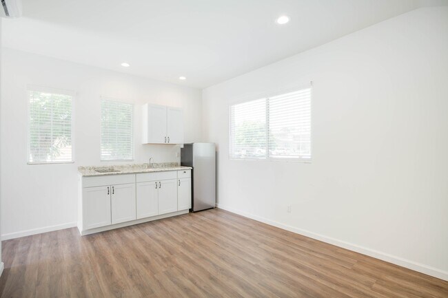 Building Photo - 40189 Julianne Drive