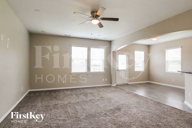 Foto del edificio - 5211 Clipper Hill Ct