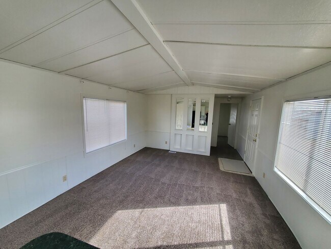 Foto del edificio - Cozy 2 Bed 2 bath in farm setting