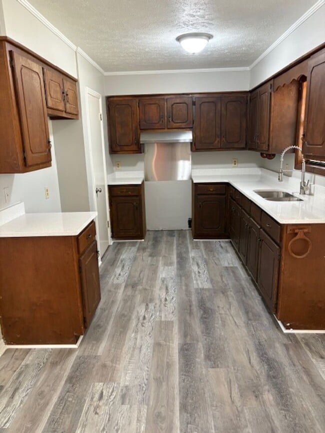 Building Photo - Renovated 3 Bedroom 1.5 Bath Home for Rent!