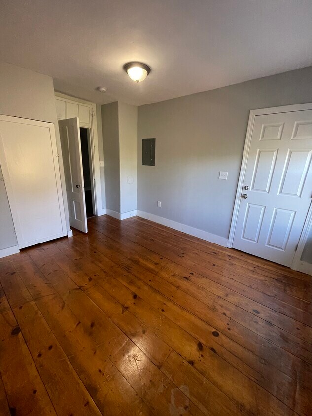 Primary Photo - 165 Beacon St