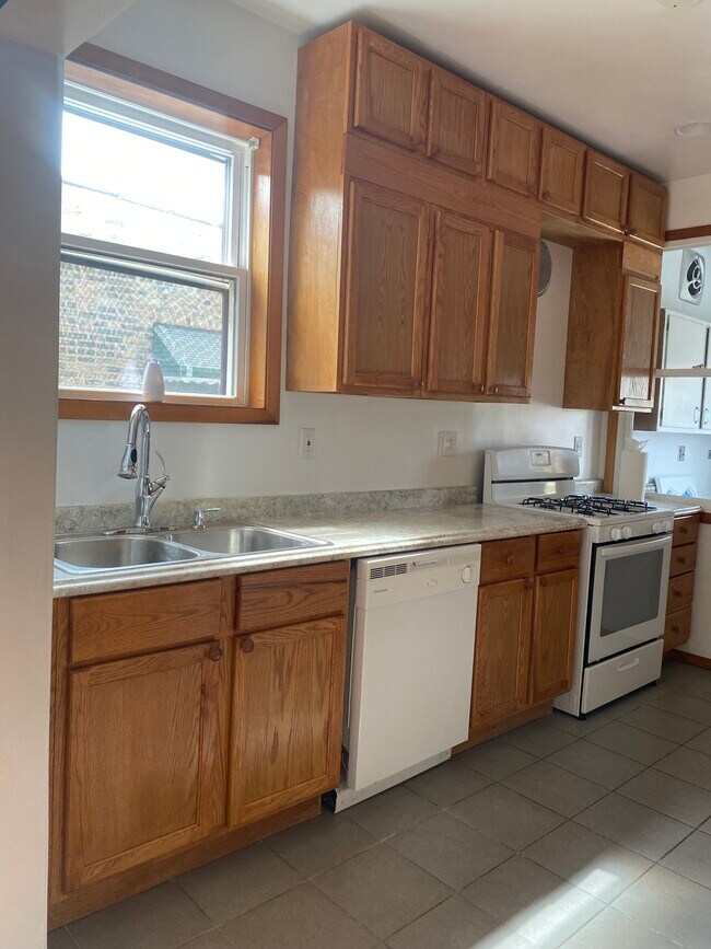 Foto del edificio - 4816 W Grace St