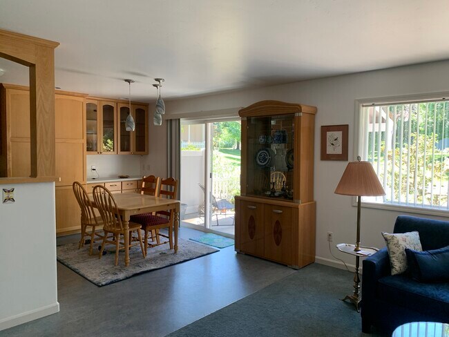 Foto del edificio - 249 Meadow Dr