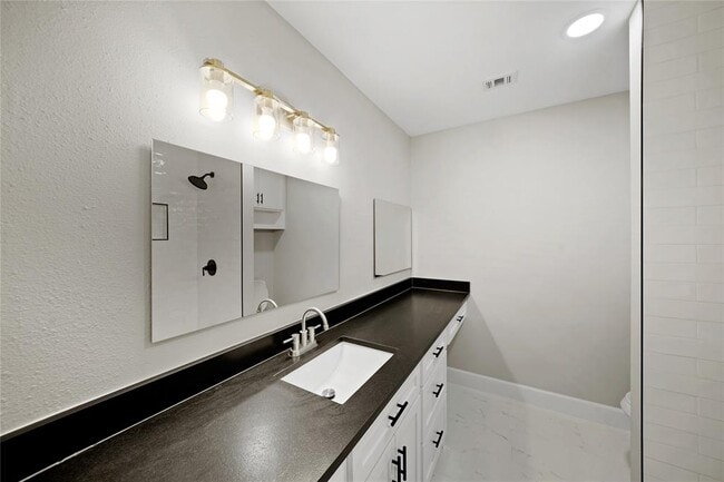 Building Photo - 2218 Winrock Blvd