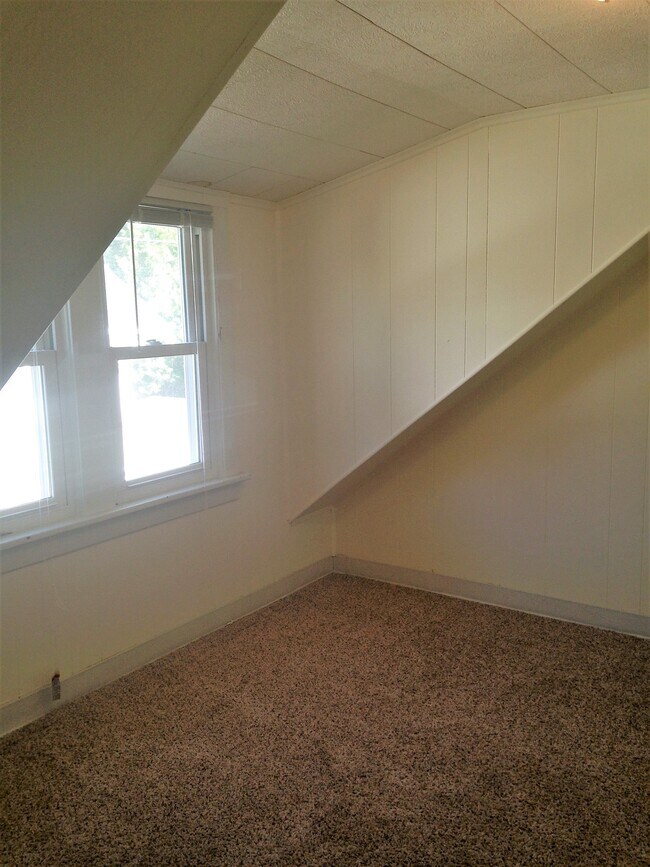 Foto del edificio - 613 E 8th St
