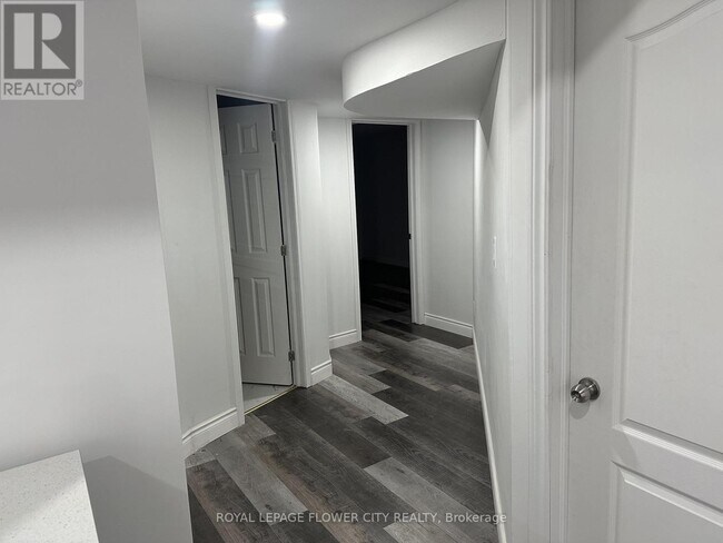 Building Photo - 47 Sparta Dr